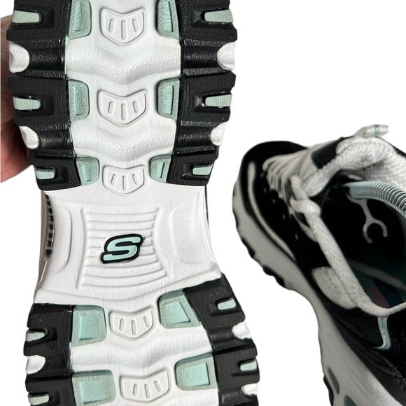 Sketchers D’Lites shoes in black and white with seafoam accent.  Size 7 - Picture 8 of 8